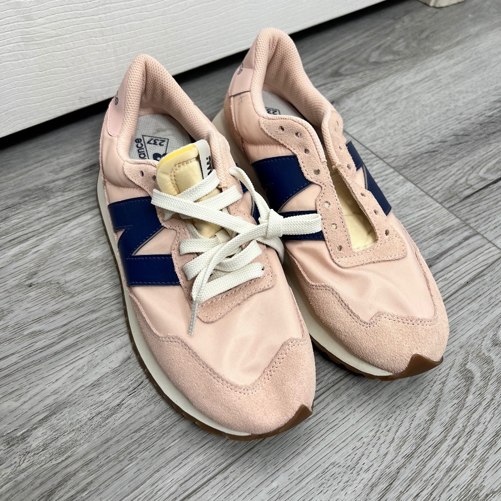 PEACH NIKE SHOES